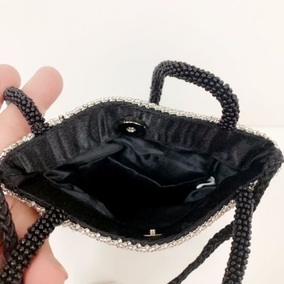 Cute Lady Black Flower Satchels - Picture 3 of 4